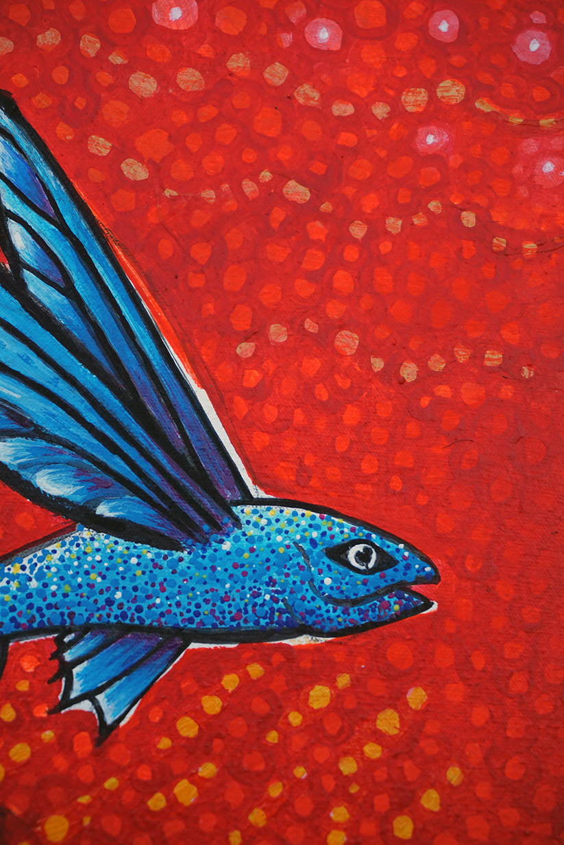 Detalle de pez volador de estilo puntillista sobre fondo rojo