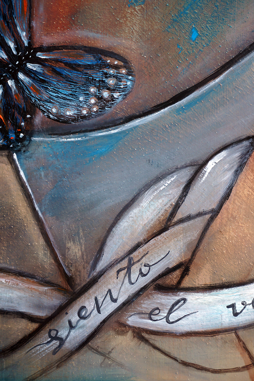 Detalle del título escrito sobre el lienzo