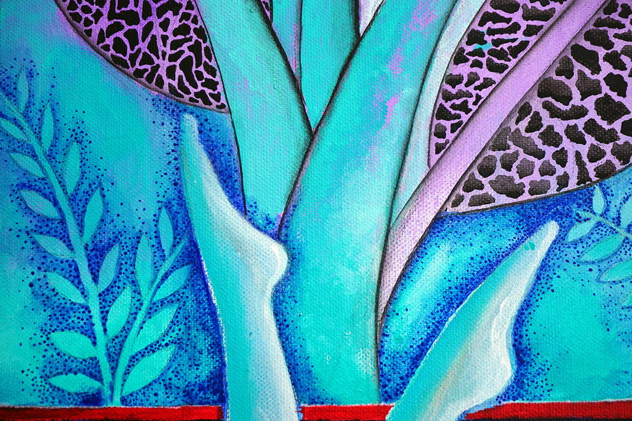 Detalle de los pies de la medusa sobre el fondo vegetal