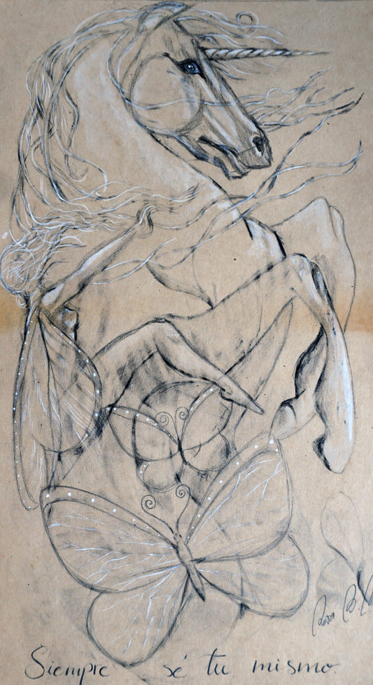 Dibujo de unicornio cabalgado por mujer alada y mariposas