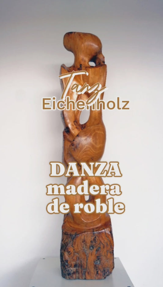 Vídeo de escultura en madera de roble girando 360 grados